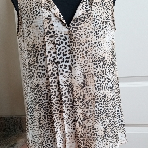 Rose & Olive Brown Tan Sleeveless Blouse - Picture 3 of 9